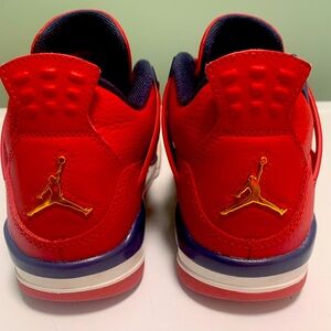 The Jordan 4 Retro FIBA (2019) (GS) is a special edition of the Jordan